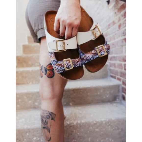 New Inkkas Desert Buckle Sandal Size 10 MSRP$86 Vegan - Picture 13 of 13